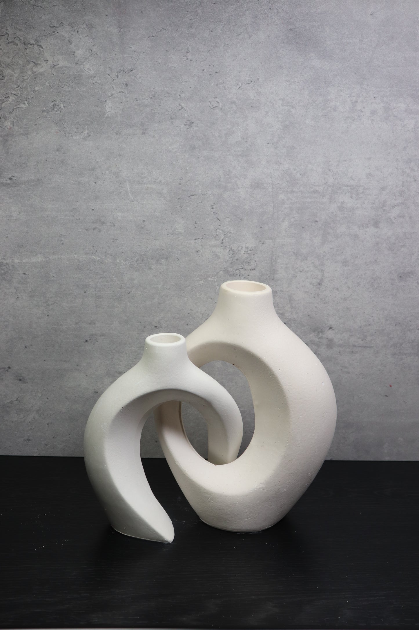 Intertwined vase